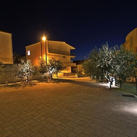 Apartmani Bozena Makarska Ngoại thất bức ảnh