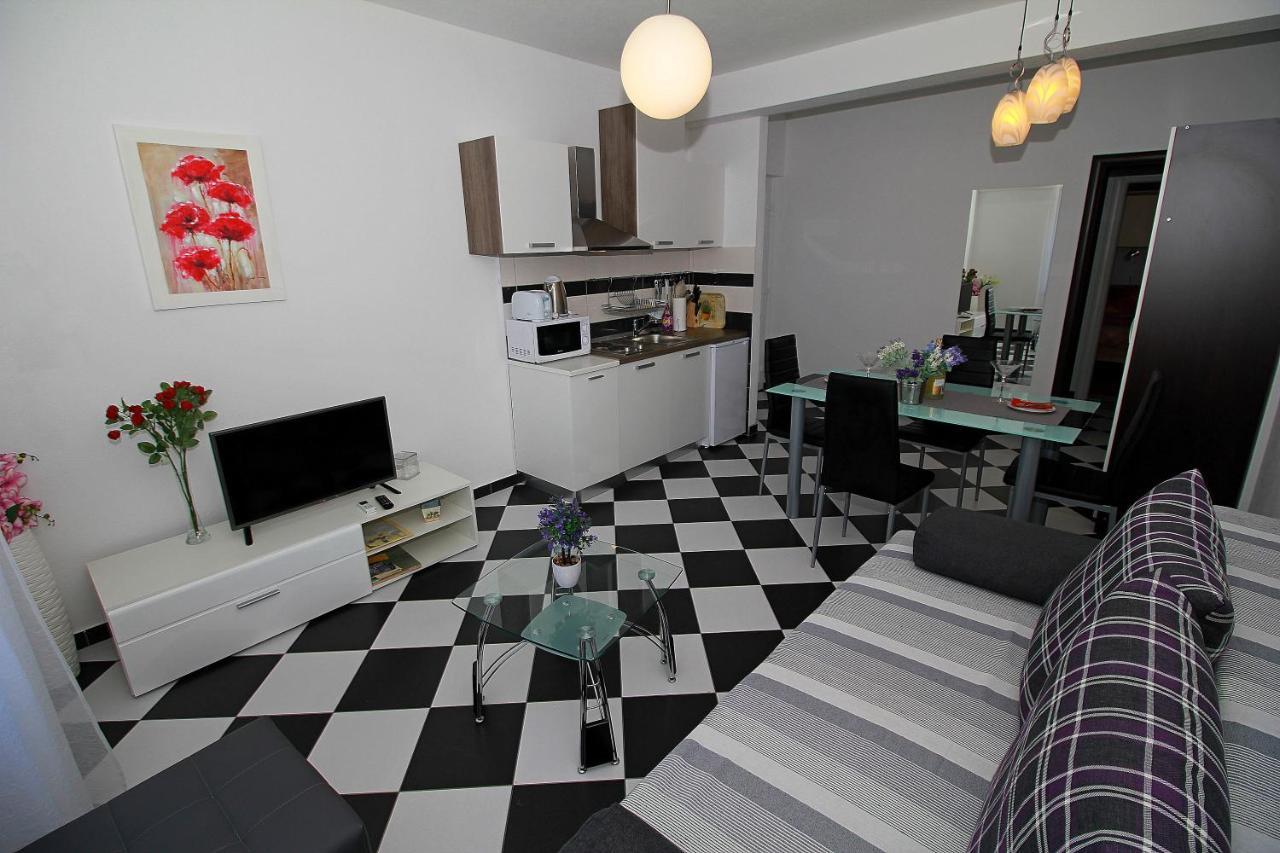 Apartmani Bozena Makarska Ngoại thất bức ảnh