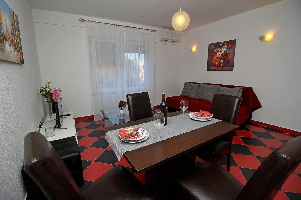 Apartmani Bozena Makarska Ngoại thất bức ảnh