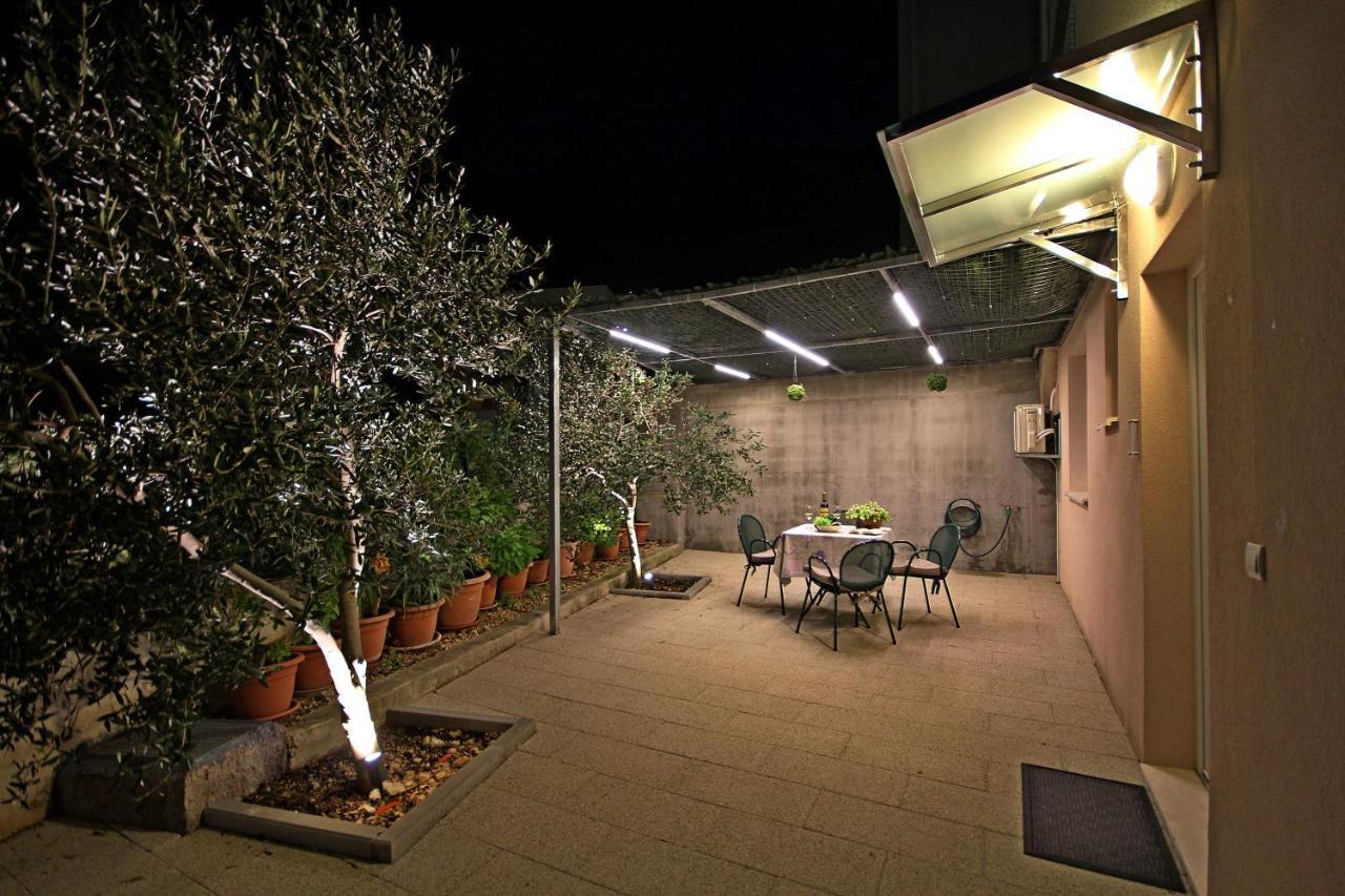 Apartmani Bozena Makarska Ngoại thất bức ảnh
